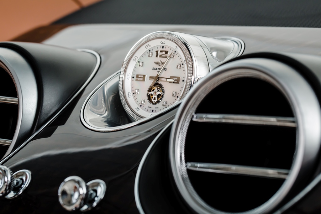 Bentley Bentayga com “extra” de 170 mil no tablier…